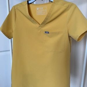 FIGS XS One Pocket scrub top in yellow